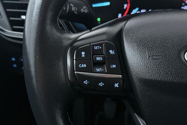 Ford FIESTA 1.0 EcoBoost Titanium (STOEL/STUUR VERWARMING, CAMERA, TREKHAAK, CRUISE ADAPTIEF)