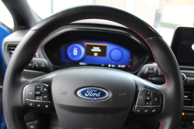 Ford FOCUS 1.0 EcoBoost Hybrid ST Line X Business Navi, Camera, Winter Pack, Privacy Glass, Carplay, Head Up Display!