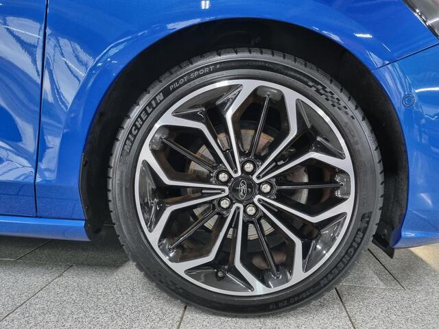 Ford FOCUS 1.5 EcoB. ST Line 18inch/winterpack+standkach