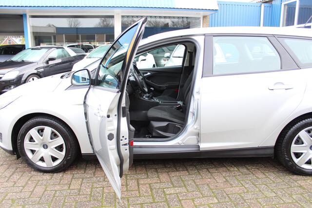 Ford FOCUS Wagon 1.0i "Trend" PDC - Radio-CD !!!