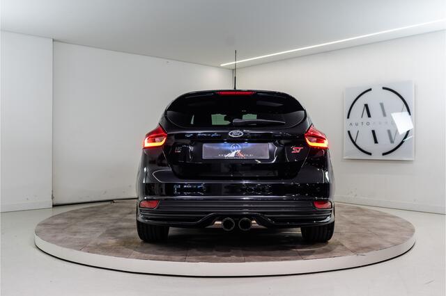 Ford FOCUS 2.0 ST 251PK | Bull X | HG Tune | Carplay | Leder | Garantie