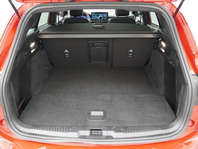 Ford FOCUS Wagon EcoBoost 125 pk ST Line | Pano I AGR stoelen I Sync4 I Camera I All season I fabr. gar. tm 09-2027