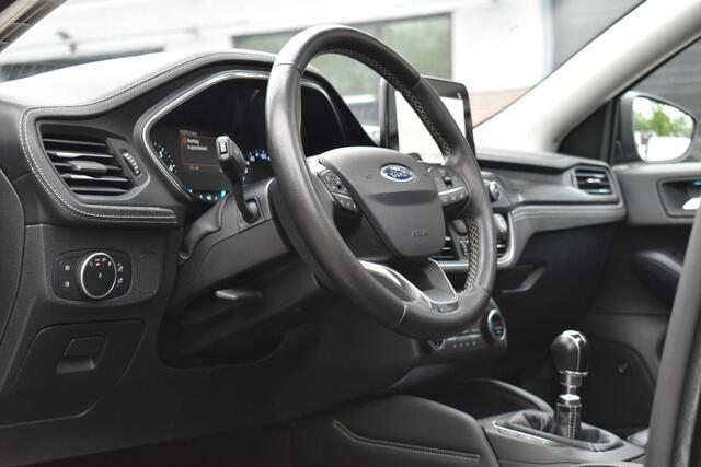 Ford FOCUS 1.5 EcoBoost ST Line Business Vignale Pano HUD Lane Stuurvw. Camera