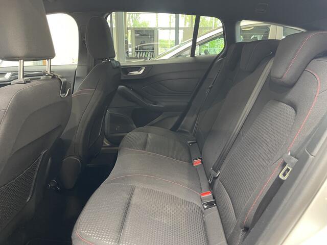 Ford FOCUS Wagon EcoBoost Hybrid 125 pk ST Line | NW. Model!! | Cruise | Clima | 17" LMV | Draadloos Carplay |