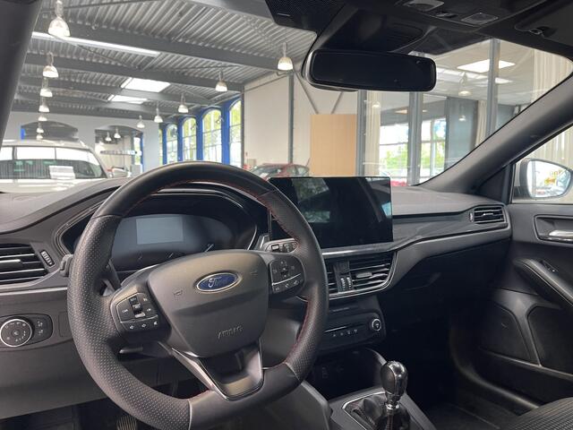 Ford FOCUS Wagon EcoBoost Hybrid 125 pk ST Line | NW. Model!! | Cruise | Clima | 17" LMV | Draadloos Carplay |