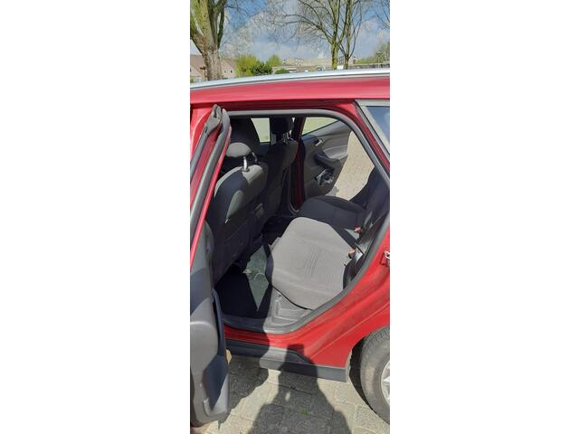 Ford FOCUS Wagon 1.0 Ecoboost Titanium 100pk Trekhaak | Voorruit Verwarming | Climate control | Navigatie | 17 inch velgen