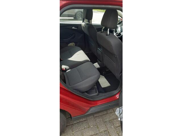 Ford FOCUS Wagon 1.0 Ecoboost Titanium 100pk Trekhaak | Voorruit Verwarming | Climate control | Navigatie | 17 inch velgen