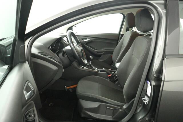 Ford FOCUS 1.0 Lease Edition, Orig.NL - 100% Onderhouden | Navigatie| Cruise Control | PDC achter | Sony geluidssysteem - RIJKLAAR