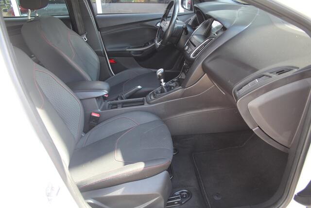 Ford FOCUS 1.0 ST-Line 126 Pk HB NL auto, Dealer onderhouden, 18 Inch LM, Trekhaak