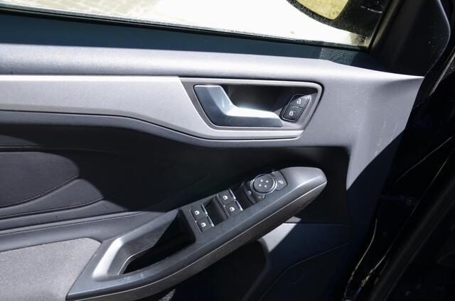 Ford FOCUS Wagon 1.0 EcoBoost Trend Edition Business Navi/Airco/Trekhaak/Achteruitrijcamera/Apple Carplay/Android Auto/lichtmetalen velgen 16"