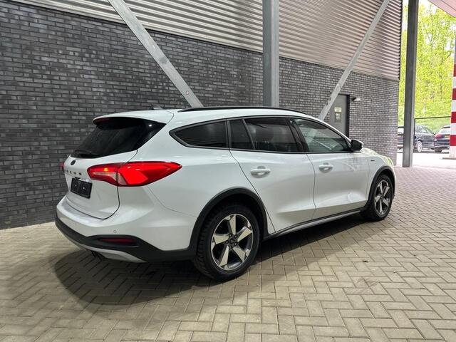Ford FOCUS 1.0 EcoBoost Active | Automaat | Stoel+Stuurverwarming | Voorruitverwarming | Camera | Getint Glas | 17 Inch