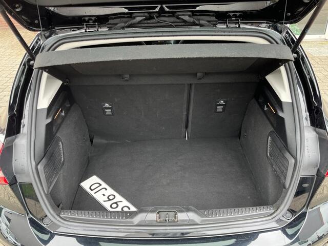 Ford FOCUS 1.0 Titanium I Carplay I Navi I Clima I Trekhaak I Stoel/Stuurverw. I LED