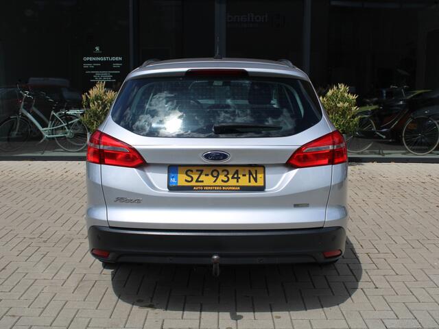 Ford FOCUS Wagon 1.0 Titanium 125PK Navigatie, Camera, Trekhaak