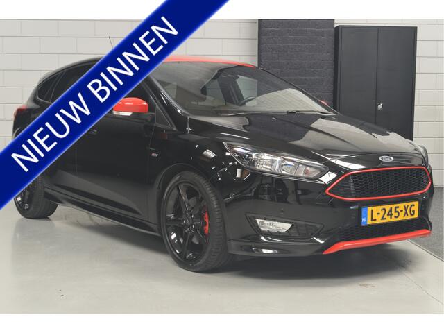 Ford FOCUS 1.5 ST-Line 182 PK // 99.000 km // NAVI // CLIMA // PDC V&A // CAMERA // STOEL&STUURVERWARMING //