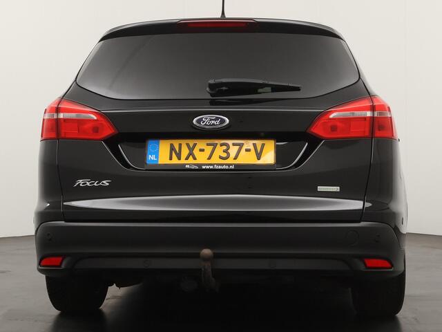 Ford FOCUS Wagon 1.0 Titanium - Navigatie - Climate Control - Trekhaak