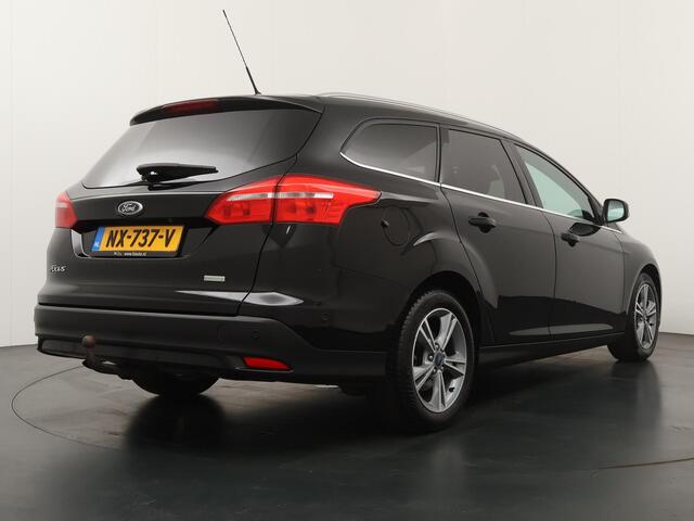 Ford FOCUS Wagon 1.0 Titanium - Navigatie - Climate Control - Trekhaak