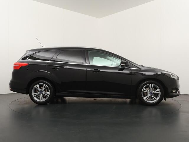 Ford FOCUS Wagon 1.0 Titanium - Navigatie - Climate Control - Trekhaak