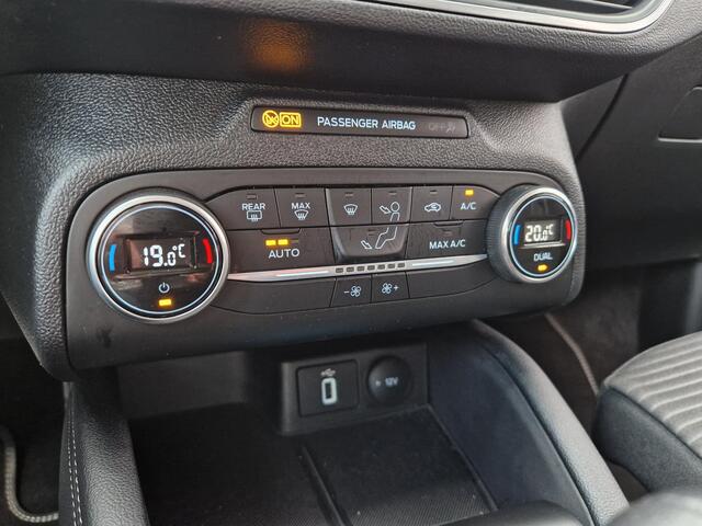 Ford FOCUS Wagon 1.0 EcoBoost Titanium Business | B&O | Trekhaak | PDC | Camera | Navi | Clima |