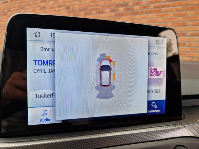 Ford FOCUS Wagon 1.0 EcoBoost Titanium Business | B&O | Trekhaak | PDC | Camera | Navi | Clima |