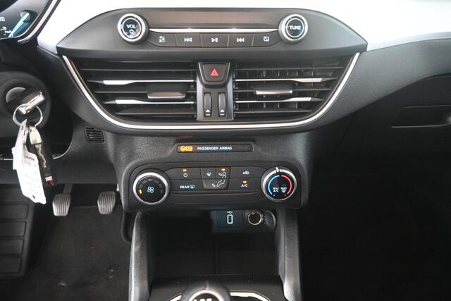 Ford FOCUS Wagon 1.0 EcoBoost Edition Business Clima Carplay Trekhaak Rijklaarprijs Inruil Mogelijk!