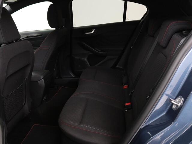 Ford FOCUS 1.0 EcoBosst Hybrid ST Line X | Stoel & stuurverwarming | Camera | Full LED | Carplay | Keyless | Climate control | Cruise control