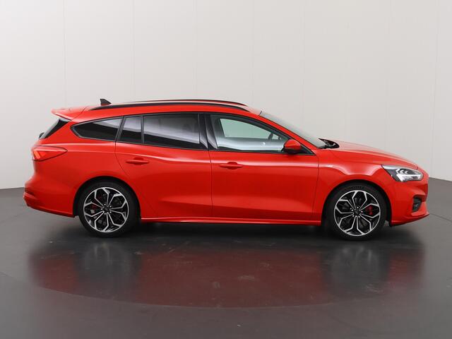 Ford FOCUS Wagon 1.0 EcoBoost Hybrid ST Line X Business | Winterpakket | Full Led Koplampen | B&O | Parkeercamera | 18" | Navigatie |