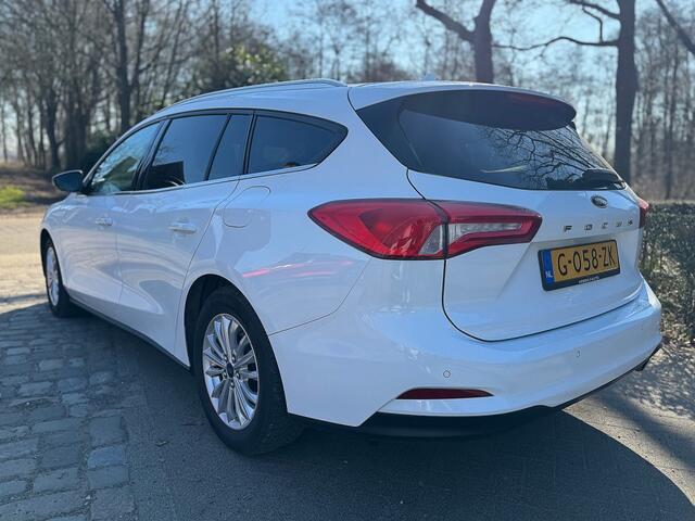 Ford FOCUS Wagon 1.5 120pk autom Tit Bns ecc,navi,lmv,cruise,pdc,chroom,dglas