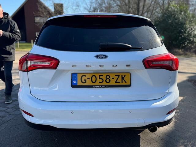 Ford FOCUS Wagon 1.5 120pk autom Tit Bns ecc,navi,lmv,cruise,pdc,chroom,dglas