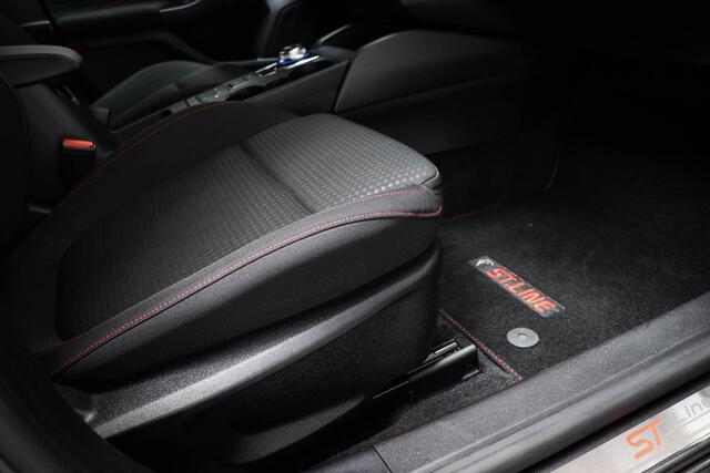 Ford FOCUS 1.5 EcoBoost ST Line X Business | WINTER / TECHNOLOGY- PACK | STUURVERWARMING | CAMERA | TREKHAAK AFNEEMBAAR