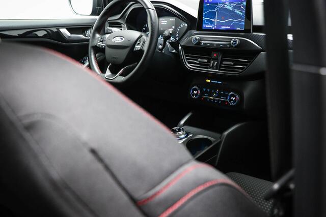 Ford FOCUS 1.5 EcoBoost ST Line X Business | WINTER / TECHNOLOGY- PACK | STUURVERWARMING | CAMERA | TREKHAAK AFNEEMBAAR