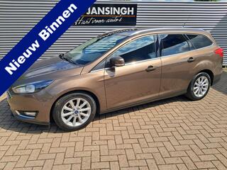 ford-focus-wagon-1.0-titanium-met-8