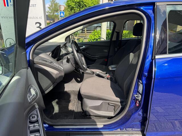 Ford FOCUS 1.0 Titanium Airco/Lichtmetalen velgen/Navi/Parkeersensoren