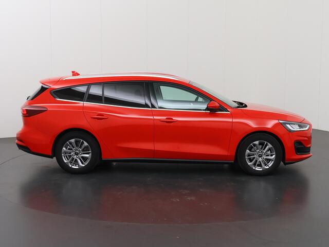 Ford FOCUS Wagon Titanium 1.0 Hybrid 125PK | Elektrisch Inklapbare Trekhaak | Navigatie | Cruise Control | Climate Control |