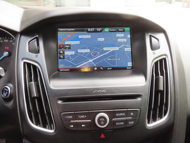 Ford FOCUS Wagon 1.0 Titanium*Navigatie*ECC*Trekhaak*