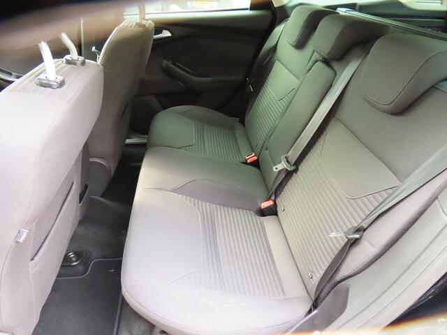 Ford FOCUS Wagon 1.0 Titanium*Navigatie*ECC*Trekhaak*