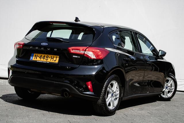 Ford FOCUS 1.0 EcoBoost Hybrid Business Full map navigatie/ Carplay/ DAB+/ Cruise control/ Airco/ Camera
