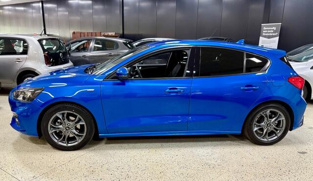 Ford FOCUS ST-Line Ecoboost 125pk Sport Navigatie Apple Android NL