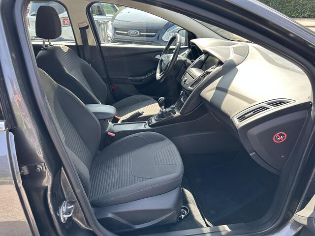 Ford FOCUS Wagon 1.0 EcoBoost Titanium Navi|Xenon|DAB|Camera|Allseason|Trekhaak