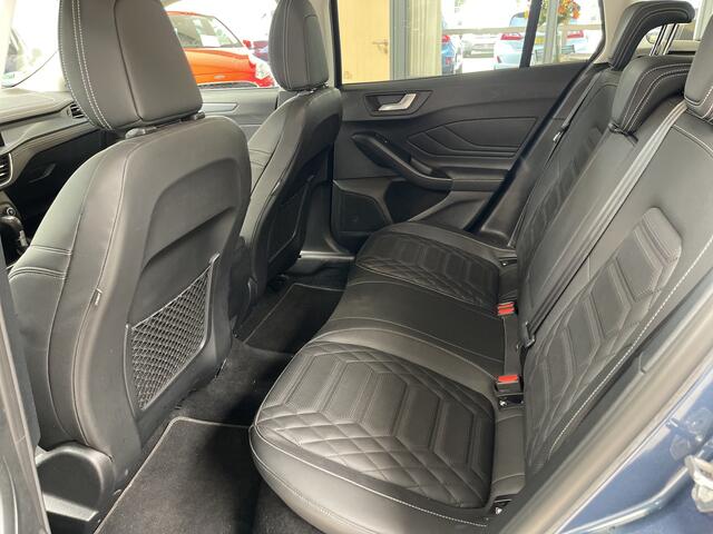 Ford FOCUS Wagon EcoBoost Hybrid 155 pk Active | Trekhaak | Winter Pack | Leer | Camera | Adapt. cruise | El. a. klep | 18" | 4 seiz. banden