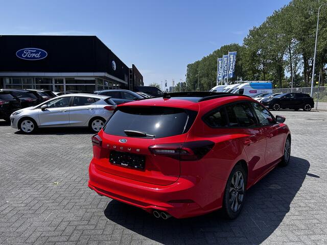 Ford FOCUS Wagon ST-Line EcoBoost Hybrid 155 pk | Pano | Winter Pack | Camera | Adapt. cruise | Camera | Draadloos Apple Carplay |