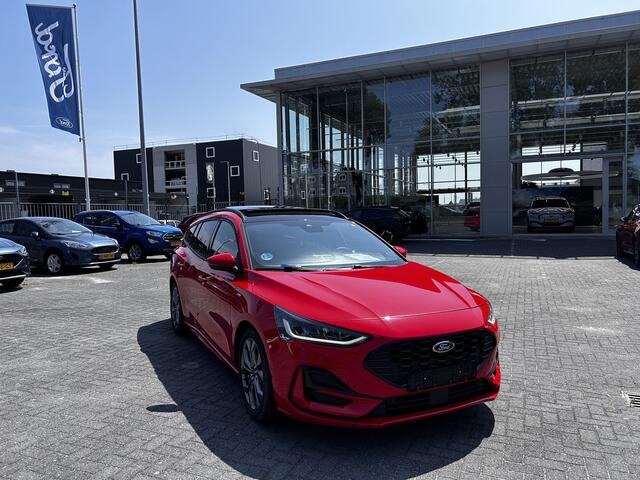 Ford FOCUS Wagon ST-Line EcoBoost Hybrid 155 pk | Pano | Winter Pack | Camera | Adapt. cruise | Camera | Draadloos Apple Carplay |