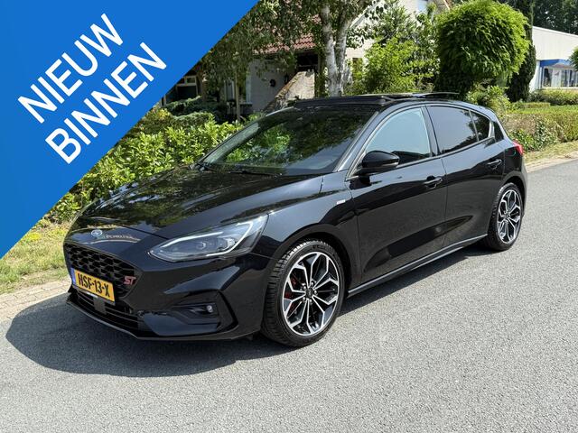 Ford FOCUS 1.5 EcoBoost ST-Line X 150PK AutomaatoPano
