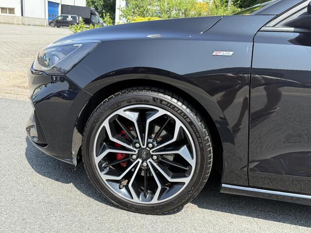 Ford FOCUS 1.5 EcoBoost ST-Line X 150PK AutomaatoPano