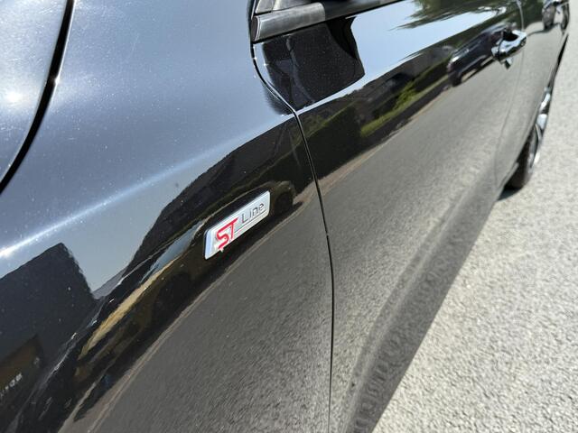 Ford FOCUS 1.5 EcoBoost ST-Line X 150PK AutomaatoPano