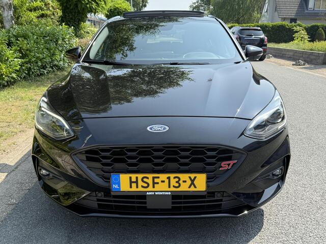 Ford FOCUS 1.5 EcoBoost ST-Line X 150PK AutomaatoPano