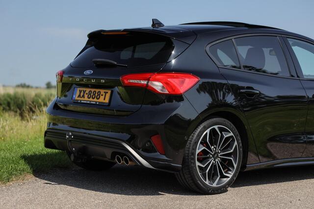 Ford FOCUS EcoBoost ST-Line ? Pano ? B&O ? ACC