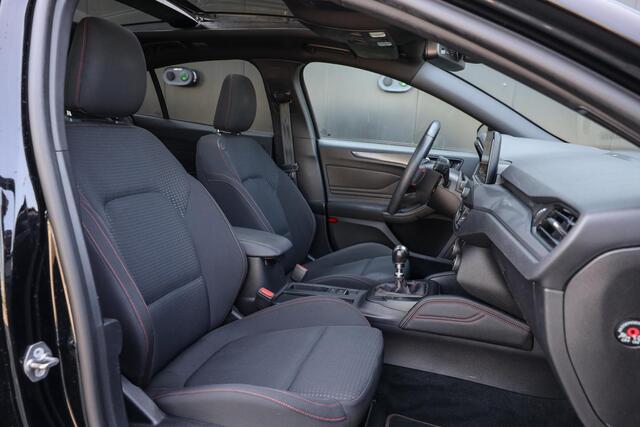 Ford FOCUS EcoBoost ST-Line ? Pano ? B&O ? ACC