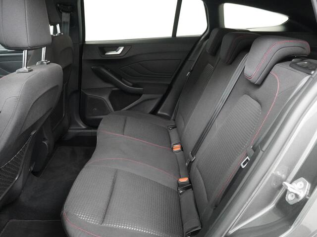 Ford FOCUS Wagon EcoBoost Hybrid 125pk ST-Line X | Winter pack | Camera | Cruise | Clima | Apple carplay | Android auto |