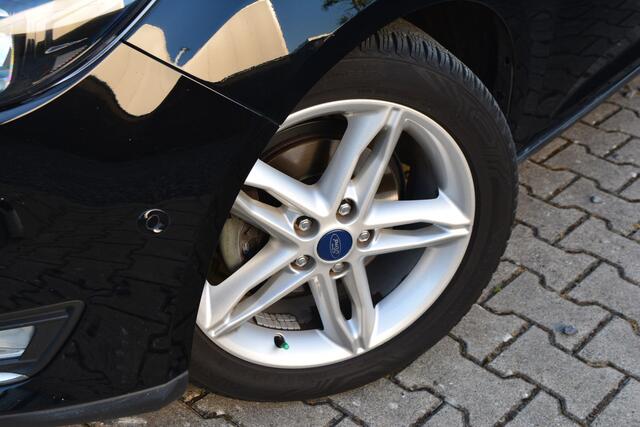 Ford FOCUS Wagon 1.0 Titanium | Camera | Trekhaak | Cruise Control |