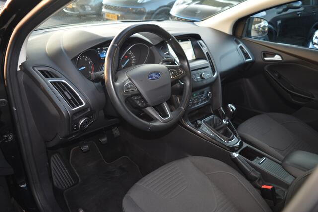 Ford FOCUS Wagon 1.0 Titanium | Camera | Trekhaak | Cruise Control |